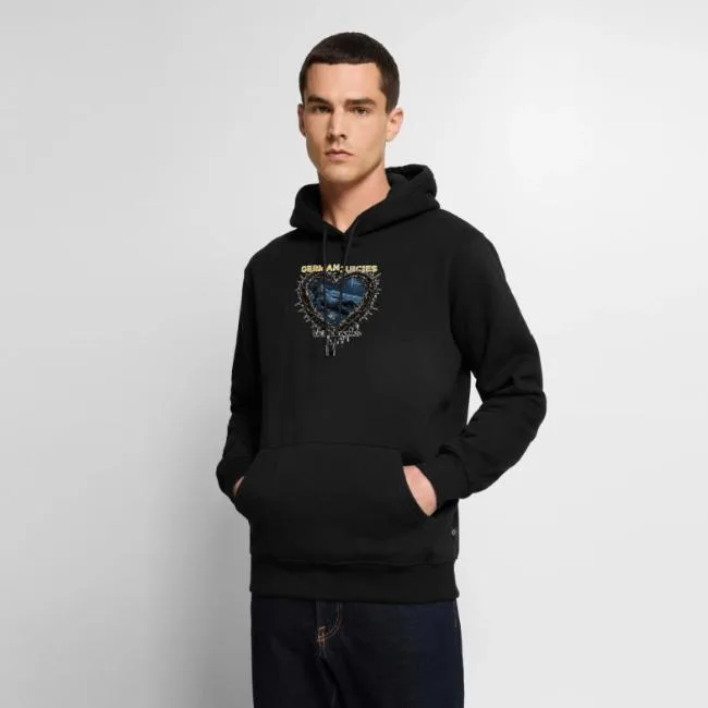 Lucid Dreams Hoodie — Vorderansicht am Model